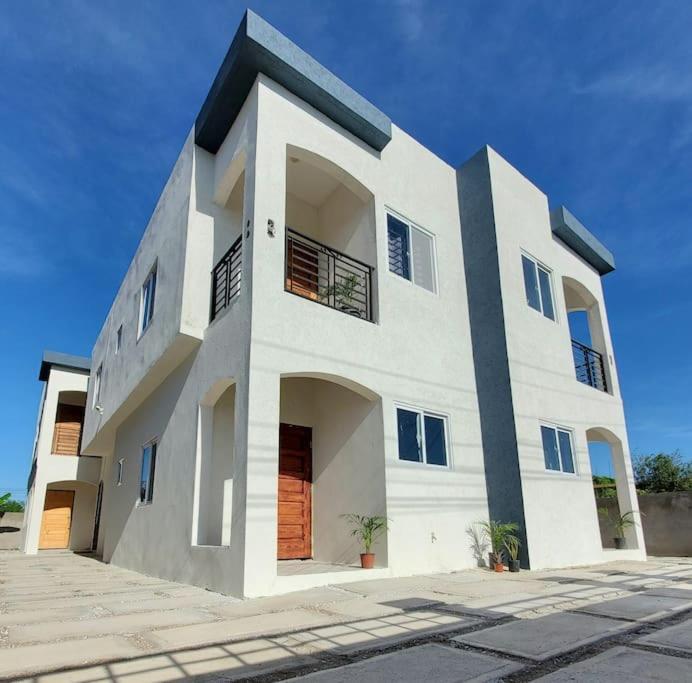'The Solace' New Luxury Modern 1Bed 1Bath Apt. Portmore Kültér fotó