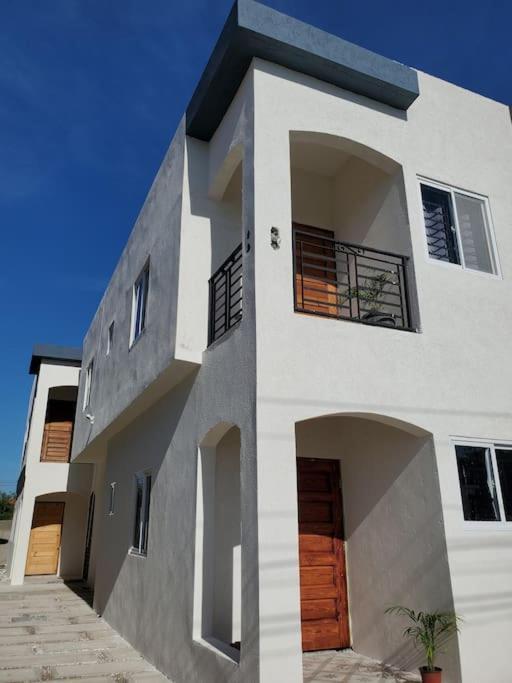'The Solace' New Luxury Modern 1Bed 1Bath Apt. Portmore Kültér fotó